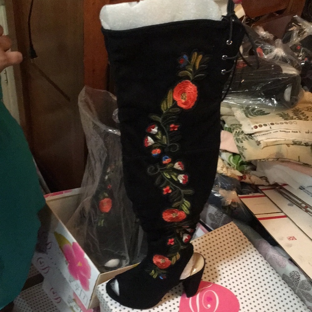 Long laced floral womens boots/heels all sizes. colors black, beige, blue